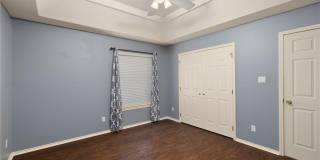 2111 E 25th Street Gallery 12
