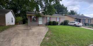 Charming 3 bedroom 1 bath Home - Open To Section 8 Gallery 12