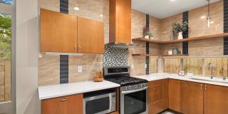 3bd/3ba Seattle Townhome Gallery 12