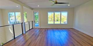 Bold Contemporary Sarasota Luxury Home. 4 Beds/ 4 Baths. Private Pool and Summer Grill. Gallery 38