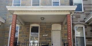 Beautiful 3 BD 1 BA Townhome in Amazing Location Gallery 1