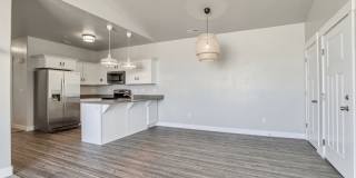 64 W Silver Springs Dr Gallery 18