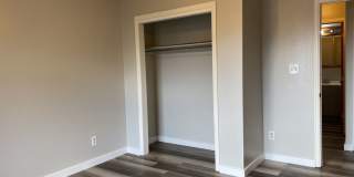 2 Bedroom 2 Bath Townhome w/ large 2 car garage - Freshly remodeled - Available Now Gallery 19