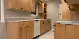 402 North Division Street Gallery 1