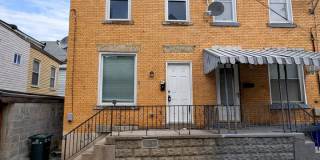 STUDENT HOUSING OPPORTUNITY - Bright and Updated 2 Bedroom 1.5 Bath House in Oakland Gallery 1