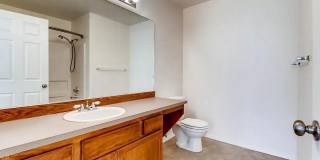 2-Bedroom Home in Hillsboro! Gallery 8