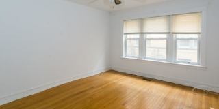 1904 West Winnemac Avenue Gallery 1