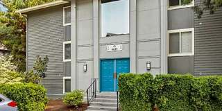 Location, Location, Location 3-bedroom Sammamish Bluffs Condo Gallery 1