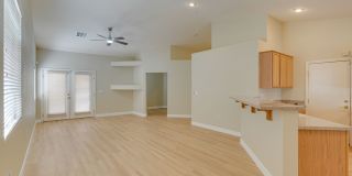 CHARMING 2 BEDROOM TOWNHOME IN SOUTHERN HIGHLANDS Gallery 7