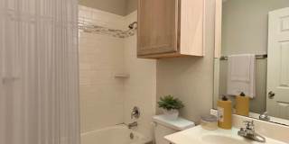 Available Now: 3 bedroom, 2.5 Bath Duplex with Garage and Fenced Yard Gallery 17