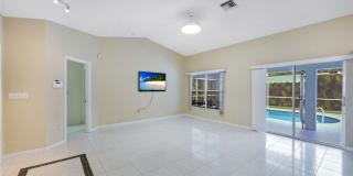 250 SE 44th Street Gallery 6