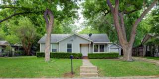 Coming Soon! Pet-Friendly 3BR Home with Large Backyard – Cleburne Gallery 1