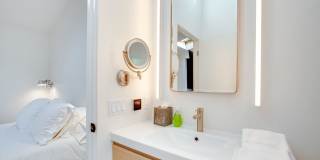 927 1/2 Victoria Ave Gallery 21