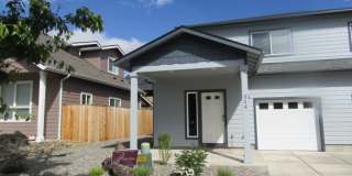 Beautiful Newer 3 bedrooms 2.5 Bathrooms Home in Talent OR Gallery 1