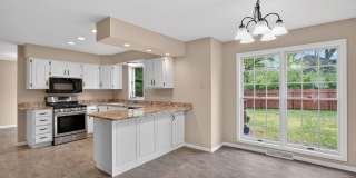 Spacious 4BR House in Columbia Gallery 13