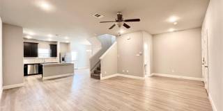 5000-5002 Villas Drive Gallery 4