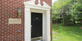 Beautiful 3-Bedroom, 2.5-Bath End-Unit Garage Townhome! Gallery 3