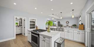 Gorgeous Remodeled Home w/ Private Hot Tube & Ocean Views: Hale Mahina Gallery 4