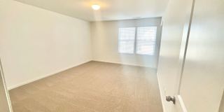 BEAUTIFUL 3 Bedroom Paired Home minutes from I-77 and I-40 - SPRING SPECIAL Gallery 17