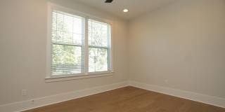 COMING SOON |3 BR/4.5B Newly Renovated Townhome | • 1-car garage |Loft Bonus Room w/Rooftop terrace| In Dilworth! Gallery 18