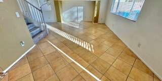 BEAUTIFUL 4 BEDROOM 2.5 BATH HOME IN THE SOUTHWEST! Gallery 3