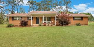 3bd 2ba HOME FOR RENT on LARGE LOT! Gallery 1