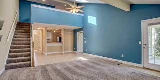 Beautiful Prairie Fields Townhouse — 3 Bed / 2.5 Bath + Loft Gallery 1