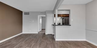 Glen Oaks Apartments Gallery 31