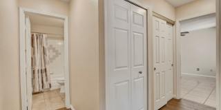 Upgraded 2 bedroom 2 bath upstairs condo Gallery 33