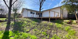 Hidden 4 Bed 2 Bath Gem in South Austin! Gallery 36