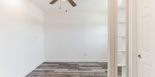 124 E Castlebriar Drive Gallery 14