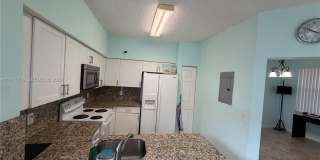 810 NE 212th Ter Gallery 1