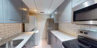 Delightful One Bedroom in the Palisades W/Private Patio, Off Street Parking, Updated Kitchen & More! Gallery 8