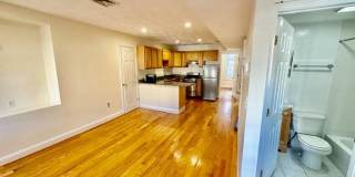 93 Endicott Gallery 9