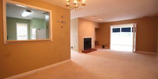 Large upper-level condo Gallery 6