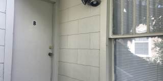 Adorable One Bedroom Duplex! Gallery 2