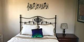 Charming 2BR Condo in Marigny Gallery 7