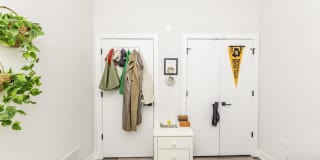 2317 North Clark Street Gallery 15