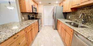 10740 S Golfview Drive, Pembroke Pines, FL 33026 - 3107 Gallery 1