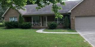 Maryville, 4 bedroom home with fireplace Gallery 1