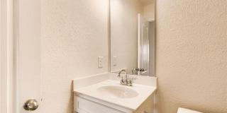 Lovely 3 bedroom/2.5 bath townhome Gallery 3