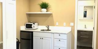 Tarzana- High End Compact Side House Studio Gallery 5
