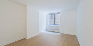 777 6th Avenue Gallery 35