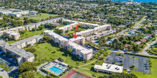 2515 Northeast 2nd Court Gallery 1