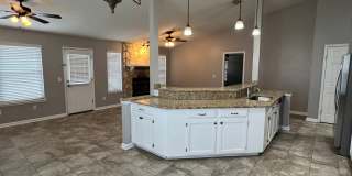 3 Bedroom - 2 Bathroom - 2 Car Garage Gallery 5