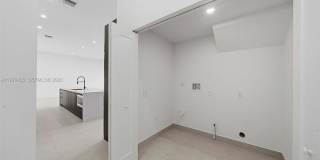 5718 Ashwood Cir W Gallery 66