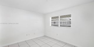 18001 N Bay Rd Gallery 10