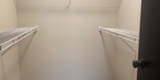 Modern 3 Bedroom Home with Garage & Fenced Yard for Rent! Gallery 6