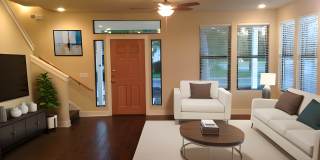 UT PRE-LEASE: 2013 Construction - 6 bed / 3 bath, top of the line finishes Gallery 1