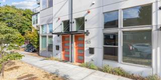 Stylish 3 BR/ 2/5 BA townhouse in Seattle Gallery 1